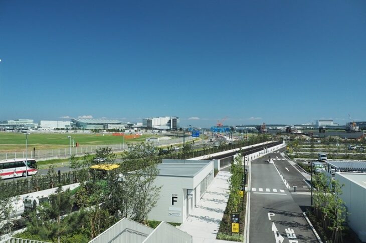 足湯スカイデッキから見る羽田空港第3ターミナル